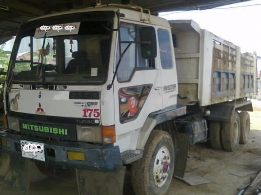 MITSUBISHI FUSO FN527 - 225 HP TURBO 6D16-HA TF สิบล้อดั๊มพ์ 2 เพลา กระบะดั๊มพ์เหล็ก 12 ตันของ KAC โคราช เครื่องเทอร์โบแน่นดีแรงดีไม่เยิ้ม หัวเก๋งไม่มีผุภายในเก๋งคอนโซลเรือนไมล์ครบพร้อม พวงมาลัยเพาเวอร์ เบรคทริ๊ปฟี้ ช่วงล่างคัชซีไม่มีบวม ยางสภาพดีพร้อมบรร