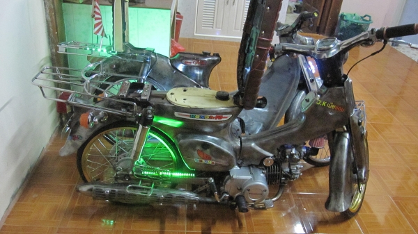 ชียกคอกหาแลกกะบะตอนเดียวครับ...สนใจแลกคันไหนหรือเหมารวมแลกยกคอกราคาสมน้ำสมเนื้อลองว่ามาเลยครับ....สนใจติดต่อ080-1696651... ลดกระหน่ำซัมเมอรืเซลชี95สีแดงเปิด55000ราคาต่อรองได้ครับชี92สีดำราคา39000สภาพพร้อมใช้งานทุกคันครับ ชี70งานตีเหล็กทั้งคันเครื่อง125เคร