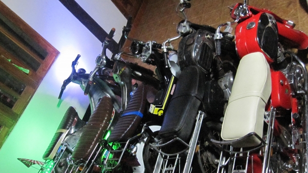 ชียกคอกหาแลกกะบะตอนเดียวครับ...สนใจแลกคันไหนหรือเหมารวมแลกยกคอกราคาสมน้ำสมเนื้อลองว่ามาเลยครับ....สนใจติดต่อ080-1696651... ลดกระหน่ำซัมเมอรืเซลชี95สีแดงเปิด55000ราคาต่อรองได้ครับชี92สีดำราคา39000สภาพพร้อมใช้งานทุกคันครับ ชี70งานตีเหล็กทั้งคันเครื่อง125เคร