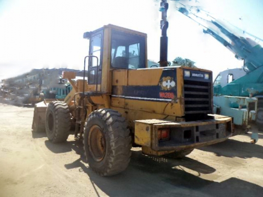 ขายรถตักล้อยาง Komatsu WA300-1