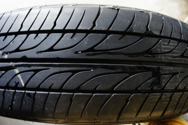 ยาง DUNLOP SP SPORT  LM 703 215/60/R17 ปี11  4เส้น 3500