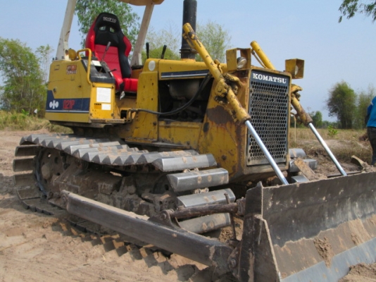 ขายรถแทรกเตอร์KOMATSU D21P-6 สภาพพร้อมใช้ ขายรถแทรกเตอร์KOMATSU D21P-6 สภาพพร้อมใช้