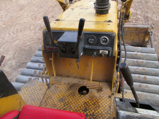 ขายรถแทรกเตอร์KOMATSU D21P-6 สภาพพร้อมใช้ ขายรถแทรกเตอร์KOMATSU D21P-6 สภาพพร้อมใช้