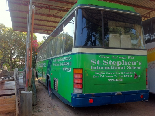 ขายรถบัส 6 ล้อเบนซ์ +แอร์+ทีวี+เครื่องเสียง+คาราโอเกะ 40 ที่นั่ง