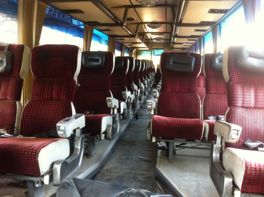 ขายรถบัส 6 ล้อเบนซ์ +แอร์+ทีวี+เครื่องเสียง+คาราโอเกะ 40 ที่นั่ง