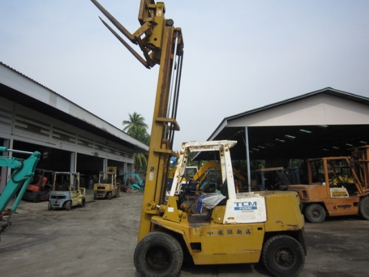 ขาย รถยก TCM 4 คัน รุ่น FVD40 เสาสูง 4 เมตร มือสองญี่ปุ่น