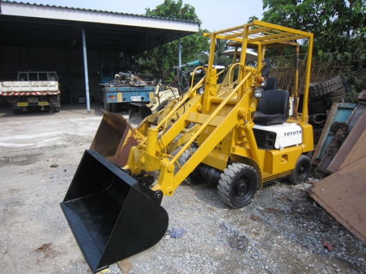 ขาย รถตักเล็ก (ดีเซล) TOYOTA รุ่น SD7  มือสองญี่ปุ่น