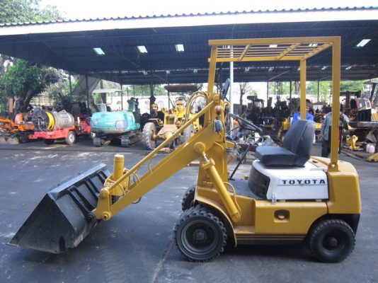 ขาย รถตักเล็ก (ดีเซล) TOYOTA รุ่น SD7  มือสองญี่ปุ่น