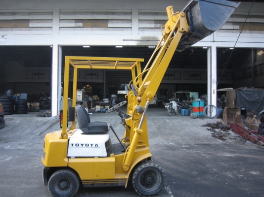 ขาย รถตักเล็ก (ดีเซล) TOYOTA รุ่น SD7  มือสองญี่ปุ่น
