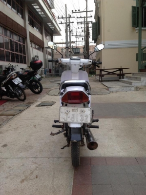 ขาย Honda dream คุรุสภาแท้ สีขาว สภาพเดิมๆสวยๆ ราคาเบาๆ ทะเบียนพร้อมโอนครับ