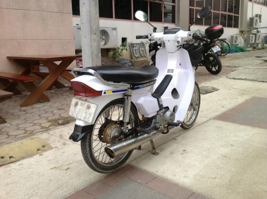 ขาย Honda dream คุรุสภาแท้ สีขาว สภาพเดิมๆสวยๆ ราคาเบาๆ ทะเบียนพร้อมโอนครับ