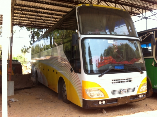 ขายรถบัส 6 ล้อชั้นครึ่งฮีโน่ +แอร์+ทีวี+เครื่องเสียง+คาราโอเกะ 40 ที่นั่ง