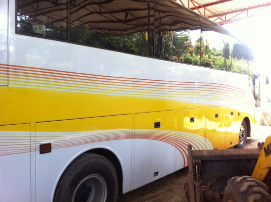 ขายรถบัส 6 ล้อชั้นครึ่งฮีโน่ +แอร์+ทีวี+เครื่องเสียง+คาราโอเกะ 40 ที่นั่ง