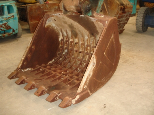 ถึงไทยแล้ว KOBELCO SK210LC-6E YQ08 ปี 2003 สภาพสวย ราคาไม่แพงครับ