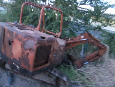 รถขุด IWAFUJI: CT 130 ราคาเพียง 120,000 บาท มือสองญี่ปุ่น เครื่องติดได้ดี เพียงแต่ระบบไฮโดรลิครั่ว