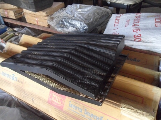 ขาย ฝาปิดข้างเครื่องรถไถฟอร์ดNH6640 7740และ7840 มีทุกรุ่น ของมีในสต็อคพร้อมส่งตลอดครับ