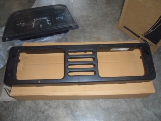 ขาย กรอบไฟหน้ารถไถฟอร์ดNH6640 ของใหม่แท้ห้าง มีสต็อคพร้อมจัดส่งตลอดครับ