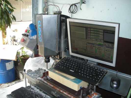 เครื่องกัดแม่พิมพ์CNC
