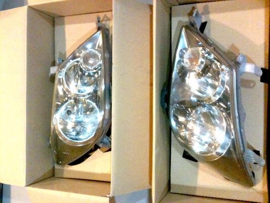 ไฟหน้าฟอร์จูนเนอร์ของแท้ๆ สภาพ 90\% ครบซ้ายขวา ข้างล่ะ1,850 บาท ไฟหน้าฟอร์จูนเนอร์ของแท้ๆ สภาพ 90\% ครบซ้ายขวา ข้างล่ะ1,850 บาท