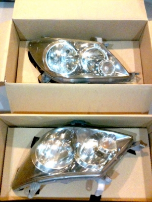 ไฟหน้าฟอร์จูนเนอร์ของแท้ๆ สภาพ 90\% ครบซ้ายขวา ข้างล่ะ1,850 บาท