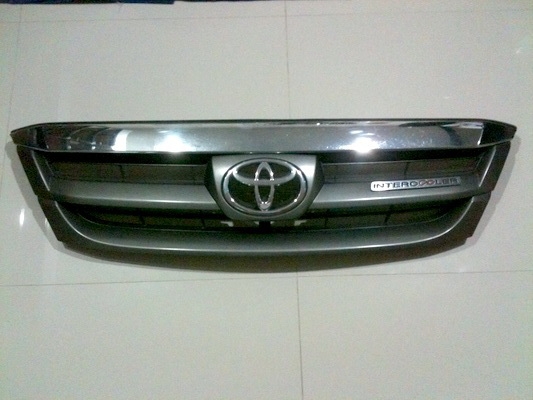 กระจังหน้าฟอร์จูนเนอร์สภาพ 90\% ของแท้ศูนย์ ราคา1,850 บาท