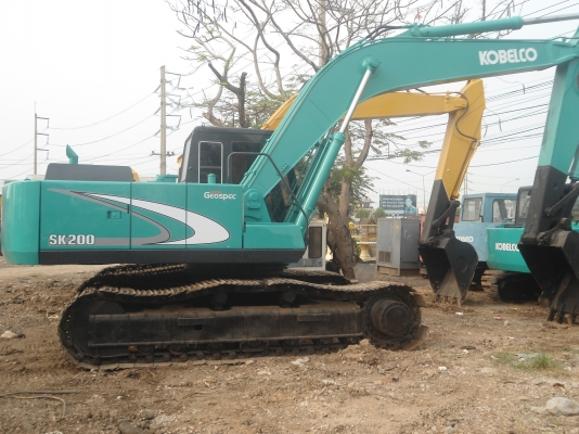 ขายรถแมคโครSK200 // ตัวเดินใหญ่สภาพพร้อมใช้ สนใจติดต่อ บอย085-156-2314