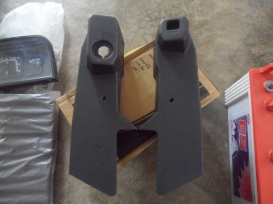 ขาย ฝาครอบคอพวงมาลัย  NH40 ทุกรุ่น แท้ชุดละ3,600บาท