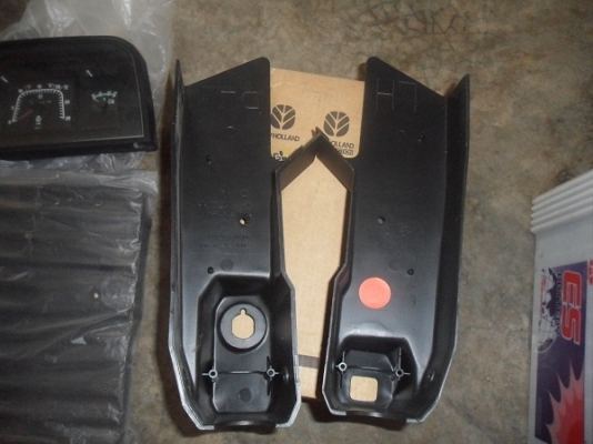 ขาย ฝาครอบคอพวงมาลัย  NH40 ทุกรุ่น แท้ชุดละ3,600บาท