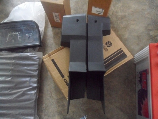 ขาย ฝาครอบคอพวงมาลัย  NH40 ทุกรุ่น แท้ชุดละ3,600บาท