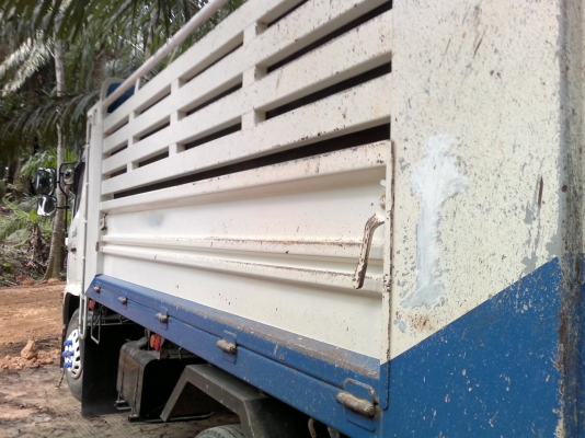 รถฮีโน่ 6 ล้อดั๊ม FC9J  175 แรงม้า ปี 53  รถวิ่ง 80000 ซม. สนใจติดต่อ 081 - 6079515