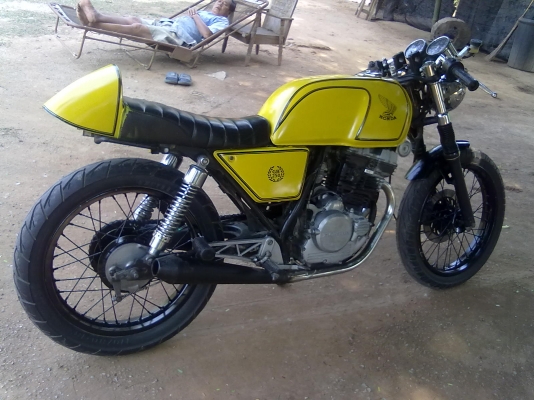 ขายคลับแมน250cafe racer เครื่องดี 140+ ตัวแรง ขับนิ่ม อะไหล่เดิมมี iv-สพม 39000