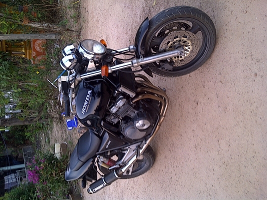 CB400  สภาพใหม่มากๆ สีดำ เดิม