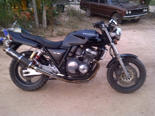 CB400 สภาพใหม่มากๆ สีดำ เดิม CB400 สภาพใหม่มากๆ สีดำ เดิม