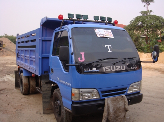 ขาย 6 ล้อ isuzu NKR เครื่อง 4HF1  120 เพาเวอร์ ขายดาวน์ 350,000.- ครับ