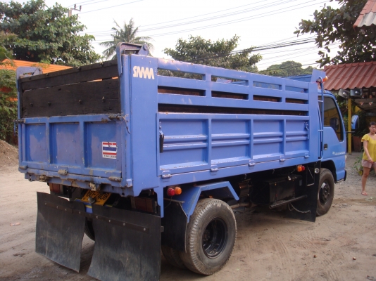 ขาย 6 ล้อ isuzu NKR เครื่อง 4HF1  120 เพาเวอร์ ขายดาวน์ 350,000.- ครับ