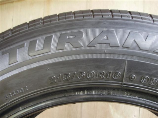 Bridgestone Turanza ER33 215/60/16 ปี 11 1ชุด 1,500 บาท