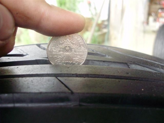 Bridgestone Potenza RE001 Adrenalin 225/50/17 ปี09 1 คู่ 1,500 บาท