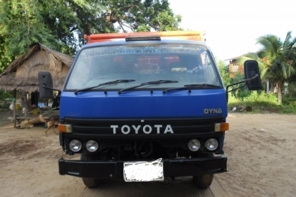 หกล้อtoyota dyna 3ใบปัด วางเครื่อง 100แต่ก่อนเป็นเครื่อง115 ทุกอย่างเป็นของ 3ใบปัดทั้งหมด น็อต6รู