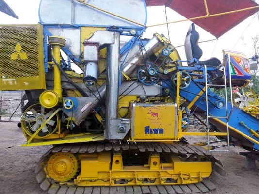 ขายรถเกี่ยวข้าวเกษตรพัมนา จ้าวช้างไวไฟ อุ้ม2.5ตัน เครื่องมิทซู6M61 ตัวเดิน12 48ข้อจากโรงงาน ปั้ม22ไดกิ้น เครื่องดี ช่วงล่างดี ทำงานขยัน เกี่ยวเร็ว สภาพพร้อมใช้งาน สนใจโทร 090-8588220คุณนะ 093-3258446คุณบิวตี้ ID:narong498 หรือ www.truck.in.th/498 หรือfb:ณ