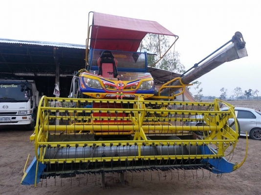 ขายรถเกี่ยวข้าวเกษตรพัมนา จ้าวช้างไวไฟ อุ้ม2.5ตัน เครื่องมิทซู6M61 ตัวเดิน12 48ข้อจากโรงงาน ปั้ม22ไดกิ้น เครื่องดี ช่วงล่างดี ทำงานขยัน เกี่ยวเร็ว สภาพพร้อมใช้งาน สนใจโทร 090-8588220คุณนะ 093-3258446คุณบิวตี้ ID:narong498 หรือ www.truck.in.th/498 หรือfb:ณ