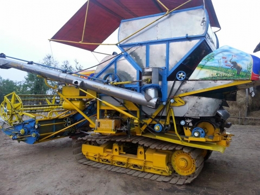 ขายรถเกี่ยวข้าวเกษตรพัมนา จ้าวช้างไวไฟ อุ้ม2.5ตัน เครื่องมิทซู6M61 ตัวเดิน12 48ข้อจากโรงงาน ปั้ม22ไดกิ้น เครื่องดี ช่วงล่างดี ทำงานขยัน เกี่ยวเร็ว สภาพพร้อมใช้งาน สนใจโทร 090-8588220คุณนะ 093-3258446คุณบิวตี้ ID:narong498 หรือ www.truck.in.th/498 หรือfb:ณ