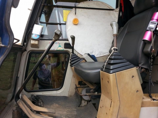 ขายแบคโคKOBELCO 120-3 มาร์คที เครื่องดี ช่วงล่างดี โซ่ดี บูมอาร์มสวย ไม่เยิ้ม ไม่โหลด สภาพพร้อมใช้งาน เอกสารพร้อมโอน สนใจโทร 090-8588220คุณนะ 093-3258446คุณบิวตี้ ID:narong498 หรือ www.truck.in.th/498 หรือfb:ณรงค์ ซื้อขายรถมือสอง(เว็บไซต์ส่วนตัว)