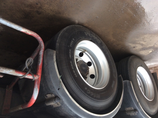 ขาย รถนำ้มัน FN617 เพลาเดียว 230 แรงม้า ปี 2549 ราคา 950,000