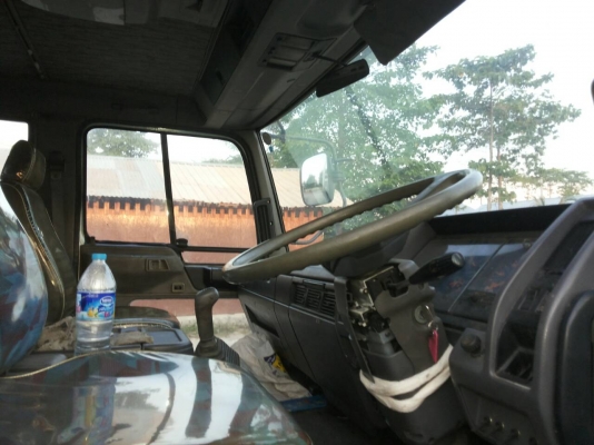 รถบรรทุก 6 ล้อใหญ่ HINO รุ่น FF3HPKA ปี 2541 มีลิฟท์หลัง เบรคทิฟฟี่ ยาง 7.2 ม.ราคา 580,000 บ.รถอยู่สระบุรี