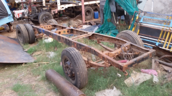 ขายคัสฃี isuzu tld 6 ล้อ พร้อมทะเบียน