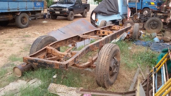 ขายคัสฃี isuzu tld 6 ล้อ พร้อมทะเบียน