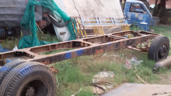 ขายคัสฃี isuzu tld 6 ล้อ พร้อมทะเบียน