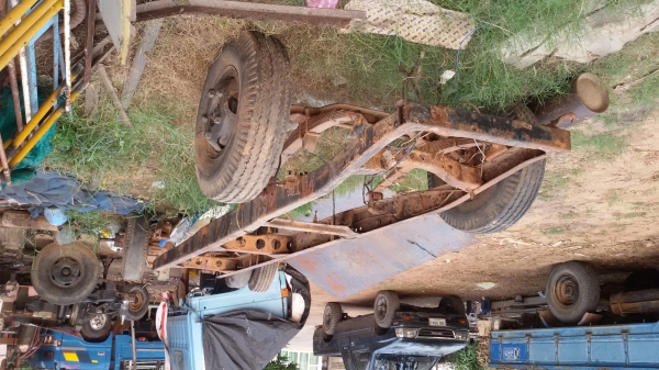 ขายคัสฃี isuzu tld 6 ล้อ พร้อมทะเบียน