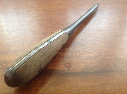 ขายไขควงปะกับด้ามไม้โบราณ IRWIN 8"