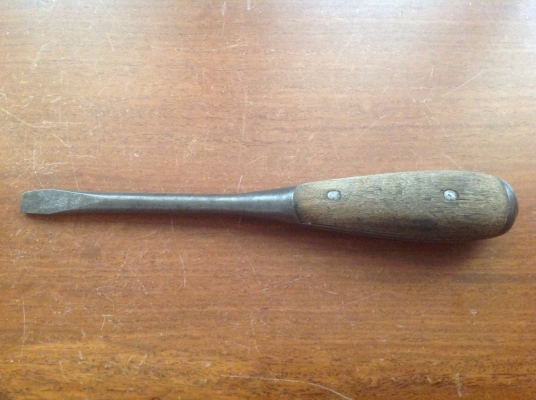 ขายไขควงปะกับด้ามไม้โบราณ IRWIN 8"